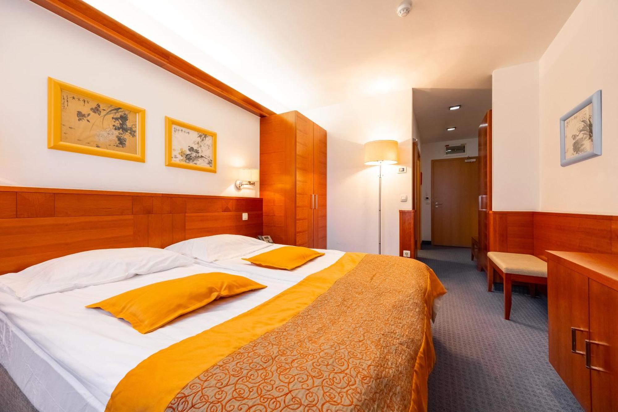 Garni Hotel Azul Kranj Exteriér fotografie