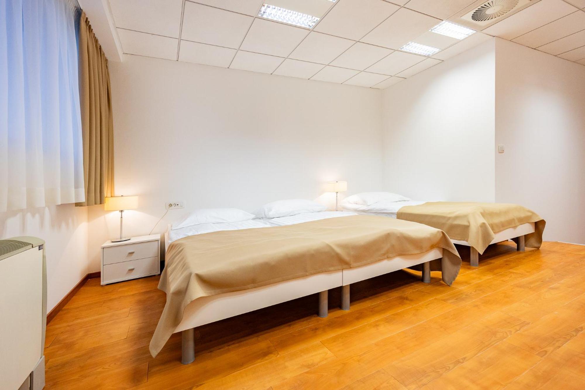 Garni Hotel Azul Kranj Exteriér fotografie