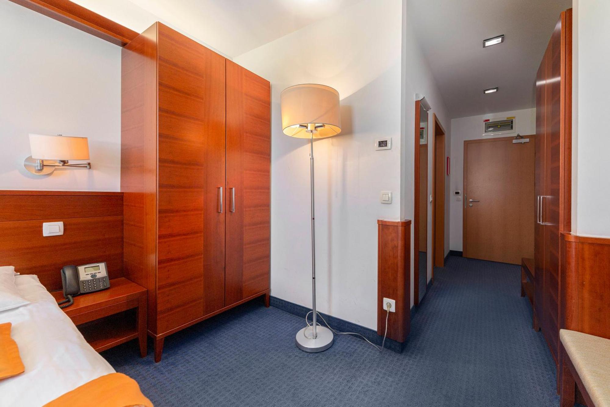Garni Hotel Azul Kranj Exteriér fotografie