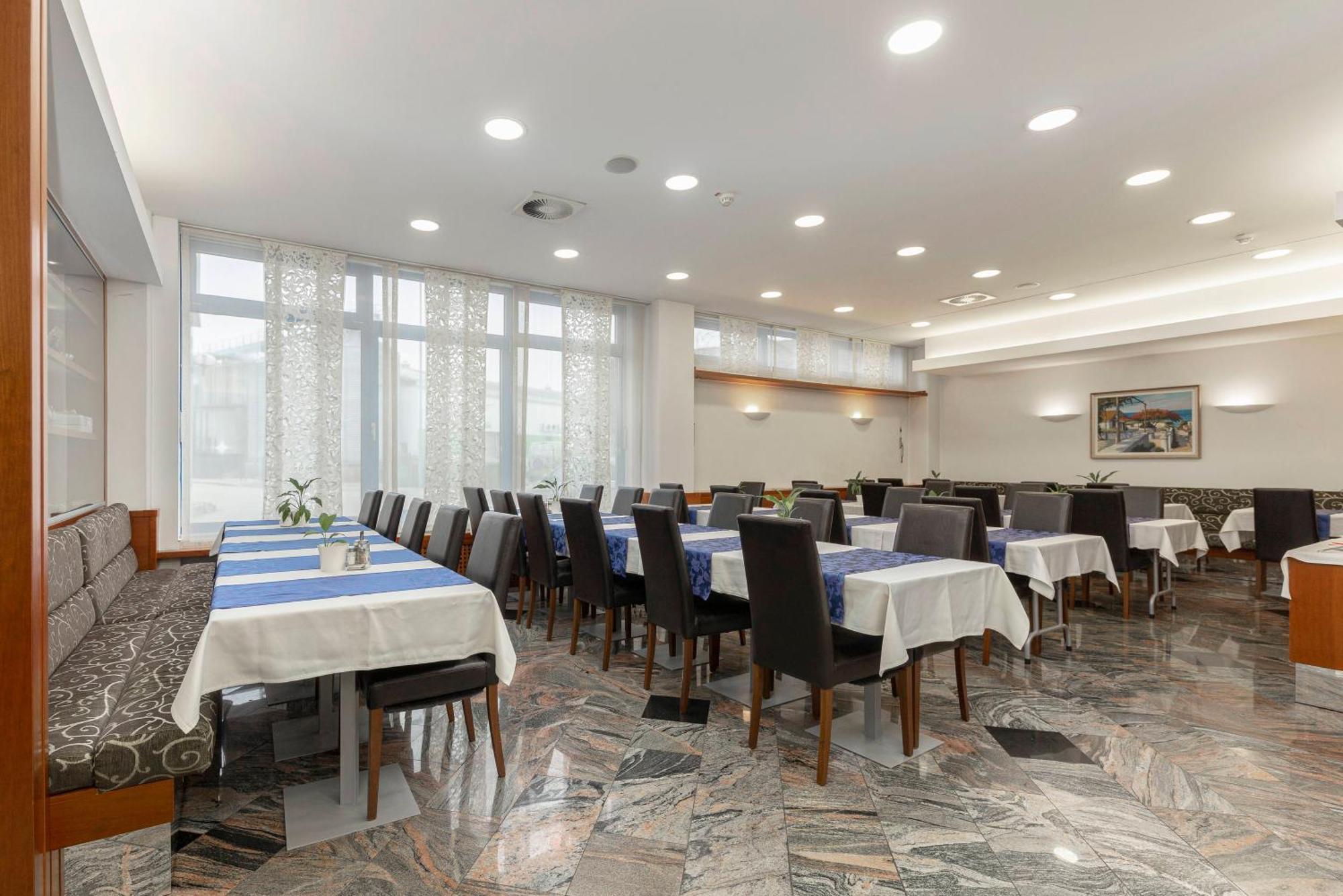 Garni Hotel Azul Kranj Exteriér fotografie